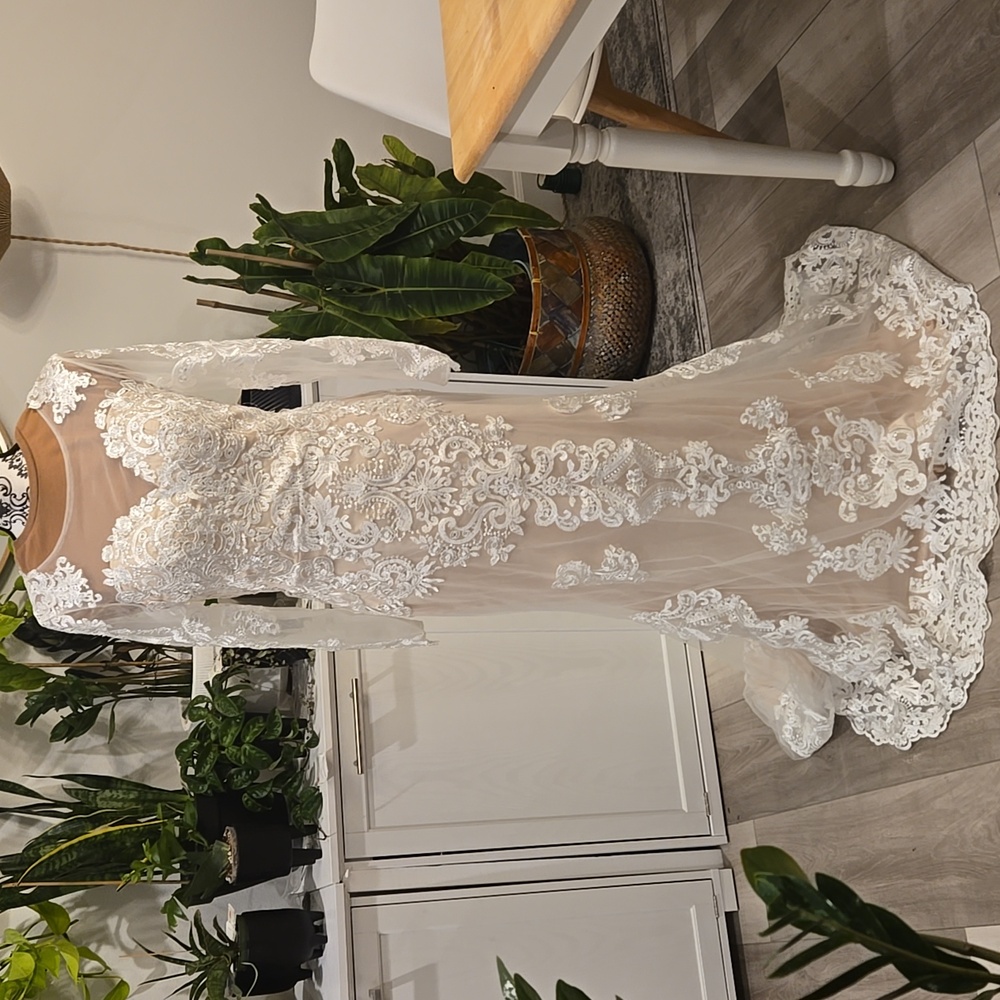 Wedding Dress Elegant White Lace Gown